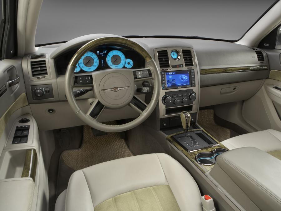  Chrysler 300C EcoStyle Concept 2010 года  (фото 3 из 3)